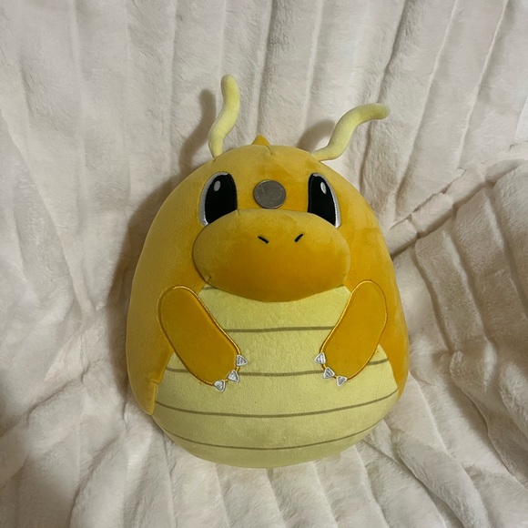 Pokémon Dragonite Plushie - Picture 2 of 3